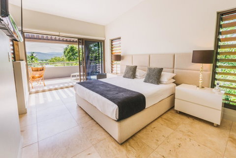Villa Mercedes - Luxury Holiday Villa - Hervey Bay Accommodation 0