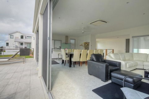 Villa Moyne - Located In A Quiet Cul De Sac And Designed For Beach Families - Tourism Hervey Bay 3