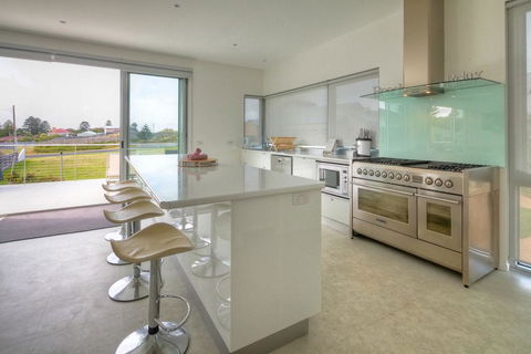 Villa Moyne - Located In A Quiet Cul De Sac And Designed For Beach Families - Tourism Hervey Bay 1