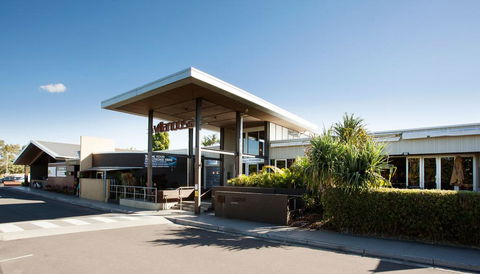 Villa Noosa Hotel - Tourism Hervey Bay 0