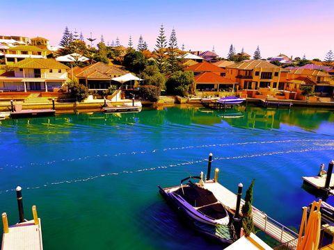 Villa Port Grimaud On Bouvard Island - Tourism Hervey Bay 1