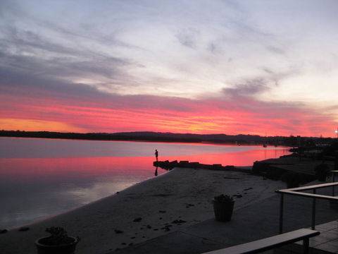 Villa Riviera On River Front - Hervey Bay Accommodation 1