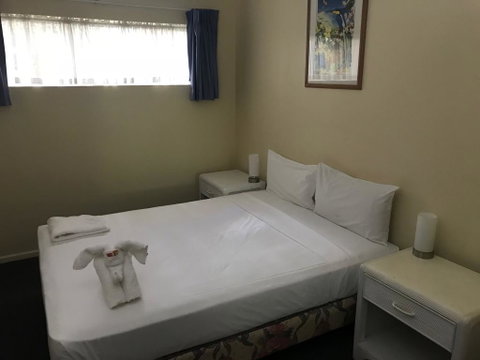 Villa Vaucluse Apartments - Hervey Bay Accommodation 2