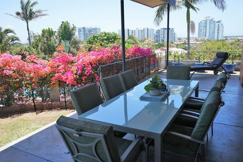 Villa With Views & Pool - Tourism Hervey Bay 2