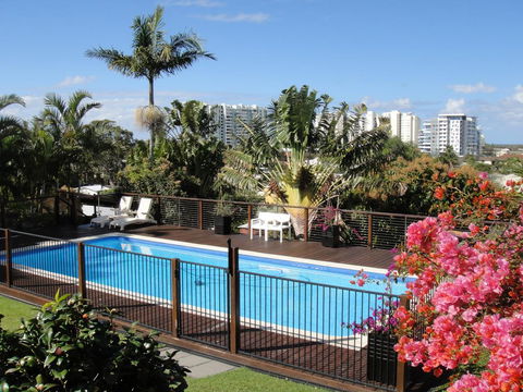 Villa With Views & Pool - Tourism Hervey Bay 0