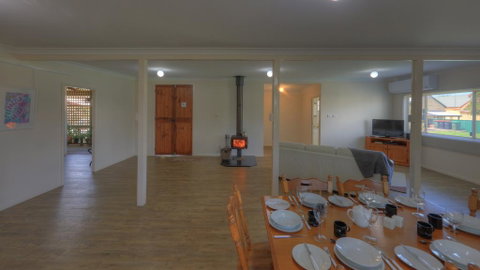 Village Stays Coldstream Gallery Bungalow - Hervey Bay Accommodation 2