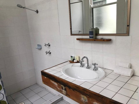 Vine Valley Inn - Hervey Bay Accommodation 2