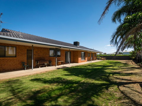 Vineyard Retreat Mildura - Hervey Bay Accommodation 2