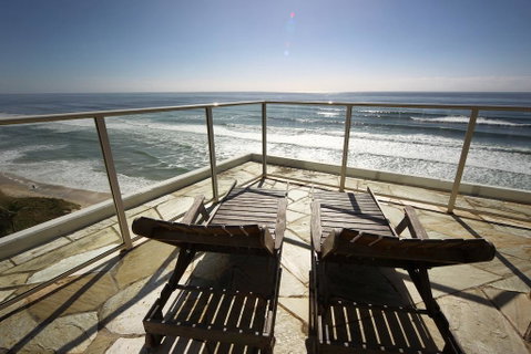 Viscount On The Beach - Hervey Bay Accommodation 0