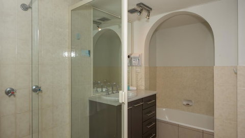 Viscount On The Beach - Hervey Bay Accommodation 1