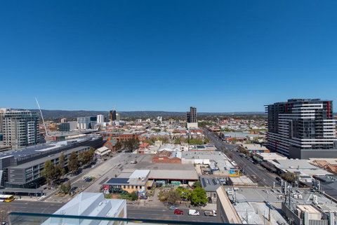 Vision On Morphett Adelaide Central - Hervey Bay Accommodation 2
