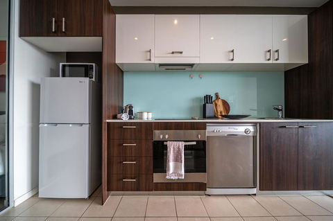 Vue Of The East End-Wifi - Netflix - Nespresso - Tourism Hervey Bay 3