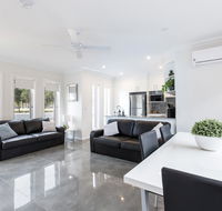 Wagga Apartments 1 - Hervey Bay Accommodation