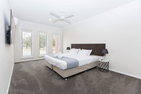 Wagga Apartments #2 - Hervey Bay Accommodation 3