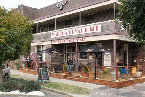 Walcha Royal Cafe & Accommodation - Hervey Bay Accommodation 0