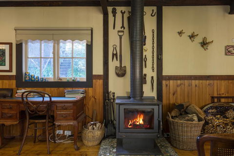 Walhalla Coach House - Hervey Bay Accommodation 2