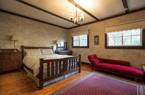 Walhalla Coach House - Hervey Bay Accommodation 1