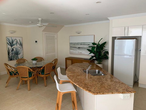 Walk To The Ocean In Five Minutes - Tourism Hervey Bay 2