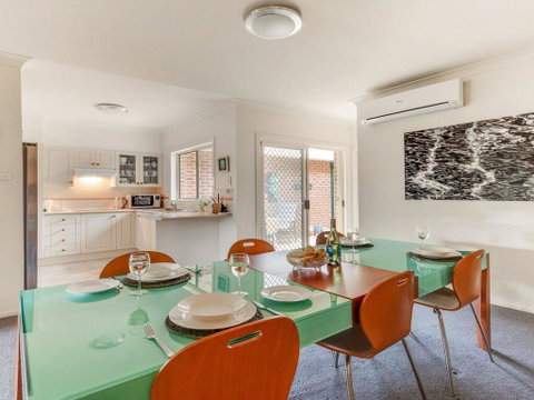 Walling-Clifton Gardens - Backing Onto Golf Course - Hervey Bay Accommodation 3