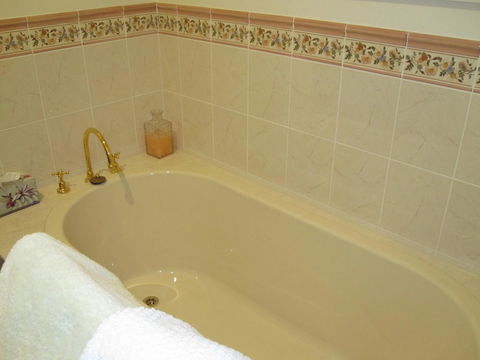 Walton House Bed & Breakfast - Hervey Bay Accommodation 3
