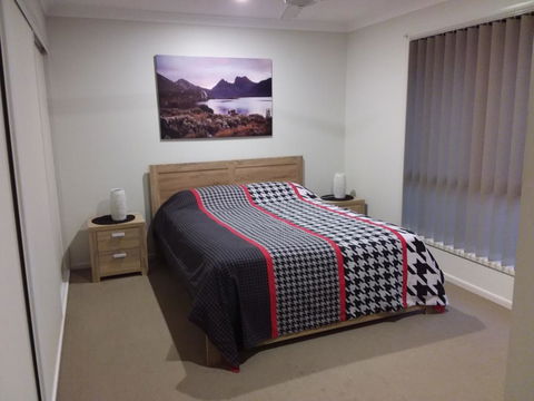 Waratah And Wattle Apartments - Hervey Bay Accommodation 2