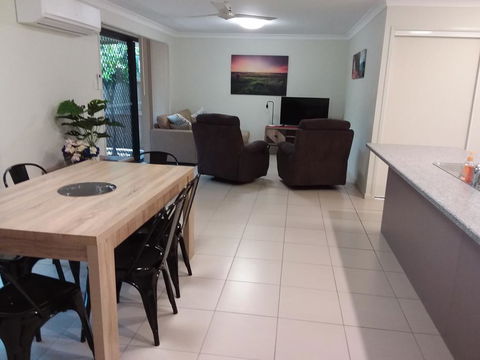 Waratah And Wattle Apartments - Hervey Bay Accommodation 0