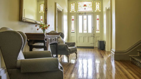 Waratah On York - Hervey Bay Accommodation 1