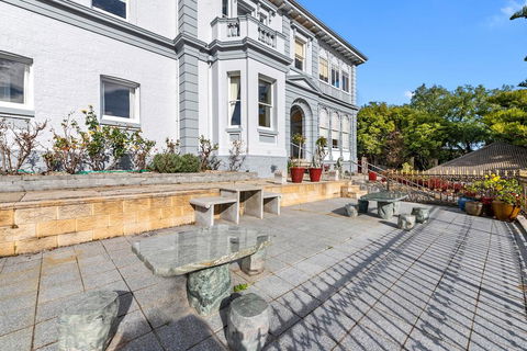 Waratah On York - Hervey Bay Accommodation 0