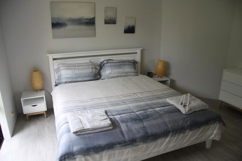Warnbro Beach Family Accommodation - Tourism Hervey Bay 0