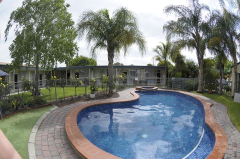Warrina Motor Inn - Hervey Bay Accommodation 0