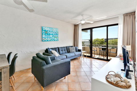 Warroo Apartments - Hervey Bay Accommodation 3