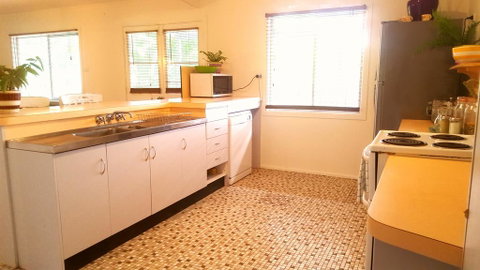 Wategos Surf Shack - Hervey Bay Accommodation 3