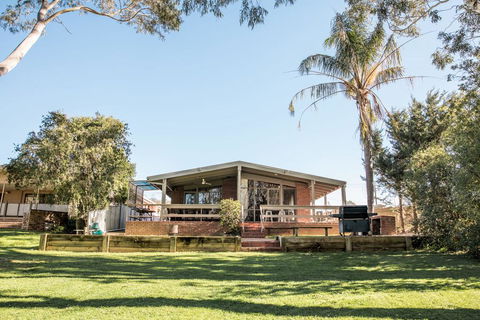 Water's Edge Bundalong - Hervey Bay Accommodation 1