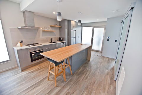 Waterfront Apartments - Hervey Bay Accommodation 1