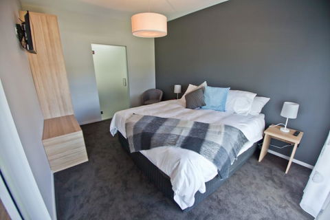 Waterfront Apartments - Hervey Bay Accommodation 3