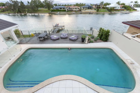 Waterfront Entertainer - Hervey Bay Accommodation 0