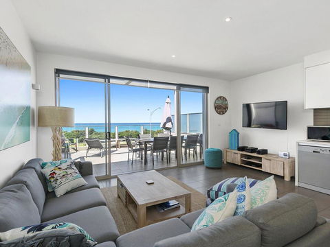 WATERFRONT SEVEN - In The Heart Of Lorne - Tourism Hervey Bay 3