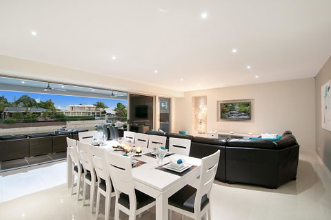 Waterfront Splendour - Hervey Bay Accommodation 3