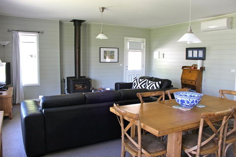Amelina Cottages - Tourism Hervey Bay 27