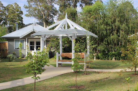 Amelina Cottages - Tourism Hervey Bay 7