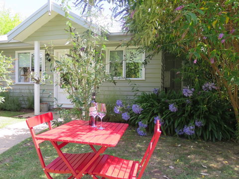 Amelina Cottages - Tourism Hervey Bay 3