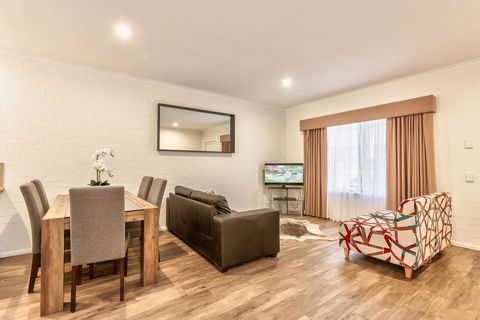 Blazing Stump Motel & Suites - Hervey Bay Accommodation 3