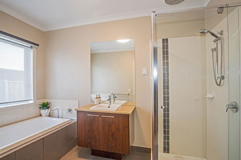 Nautical Rise Torquay - Hervey Bay Accommodation 20
