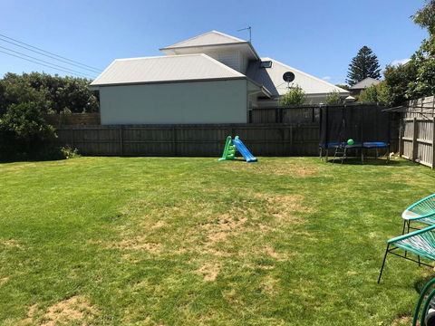 The Perfect Zone- SLEEPS 12 - Hervey Bay Accommodation 10
