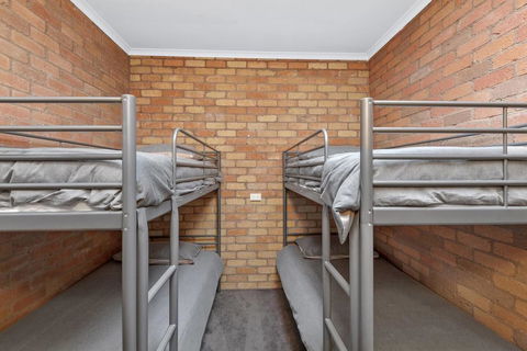 The Perfect Zone- SLEEPS 12 - Hervey Bay Accommodation 11