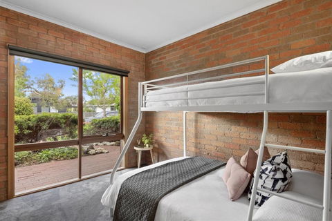 The Perfect Zone- SLEEPS 12 - Hervey Bay Accommodation 14