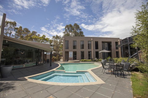 The Dingley Hotel - Tourism Hervey Bay 25