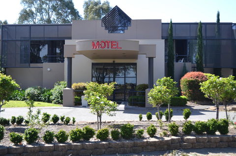 The Dingley Hotel - Tourism Hervey Bay 14