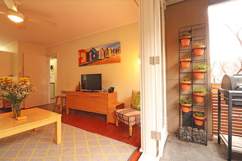 Colour Pop Fitzroy - 3 Bedroom Pet Friendly - Tourism Hervey Bay 9