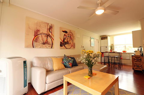 Colour Pop Fitzroy - 3 Bedroom Pet Friendly - Tourism Hervey Bay 4